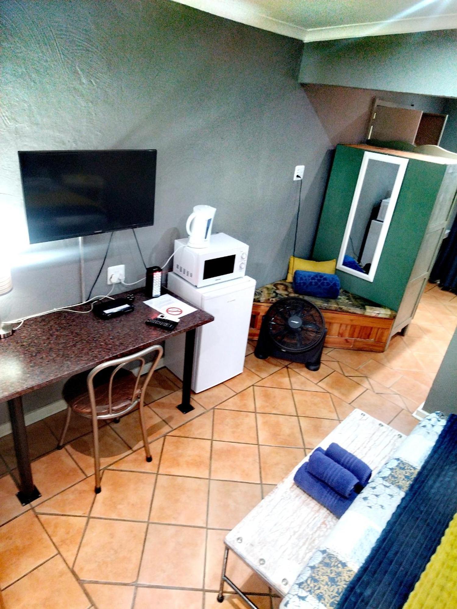 Africas Eden Guesthouse Mookgophong Dış mekan fotoğraf